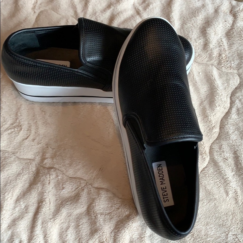 Steve Madden black platform sneakers size 8 NWT